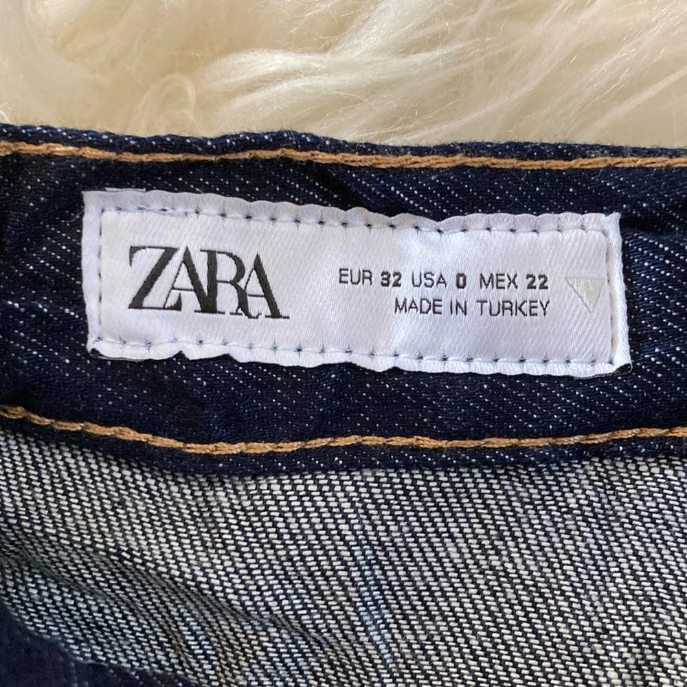 Zara Wrinkle Effect Low-Rise Straight Jeans in Rinse Wash